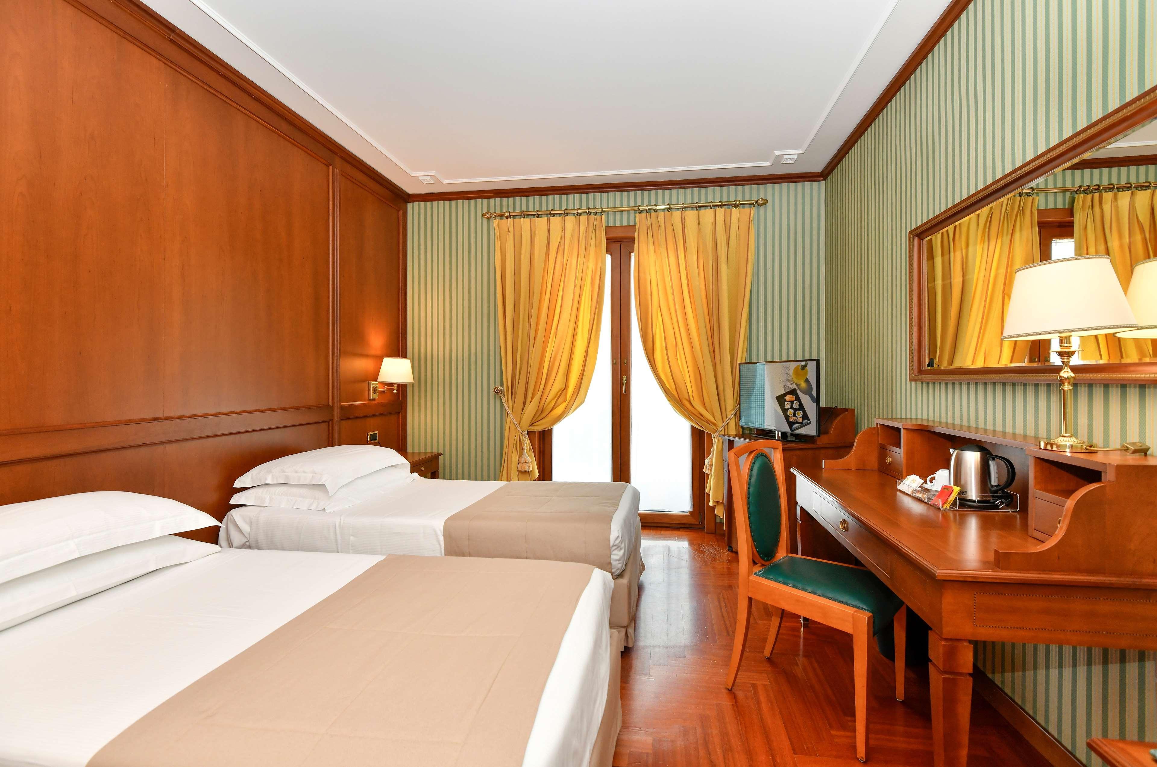 Best Western Hotel Ferrari โนลา ภายนอก รูปภาพ